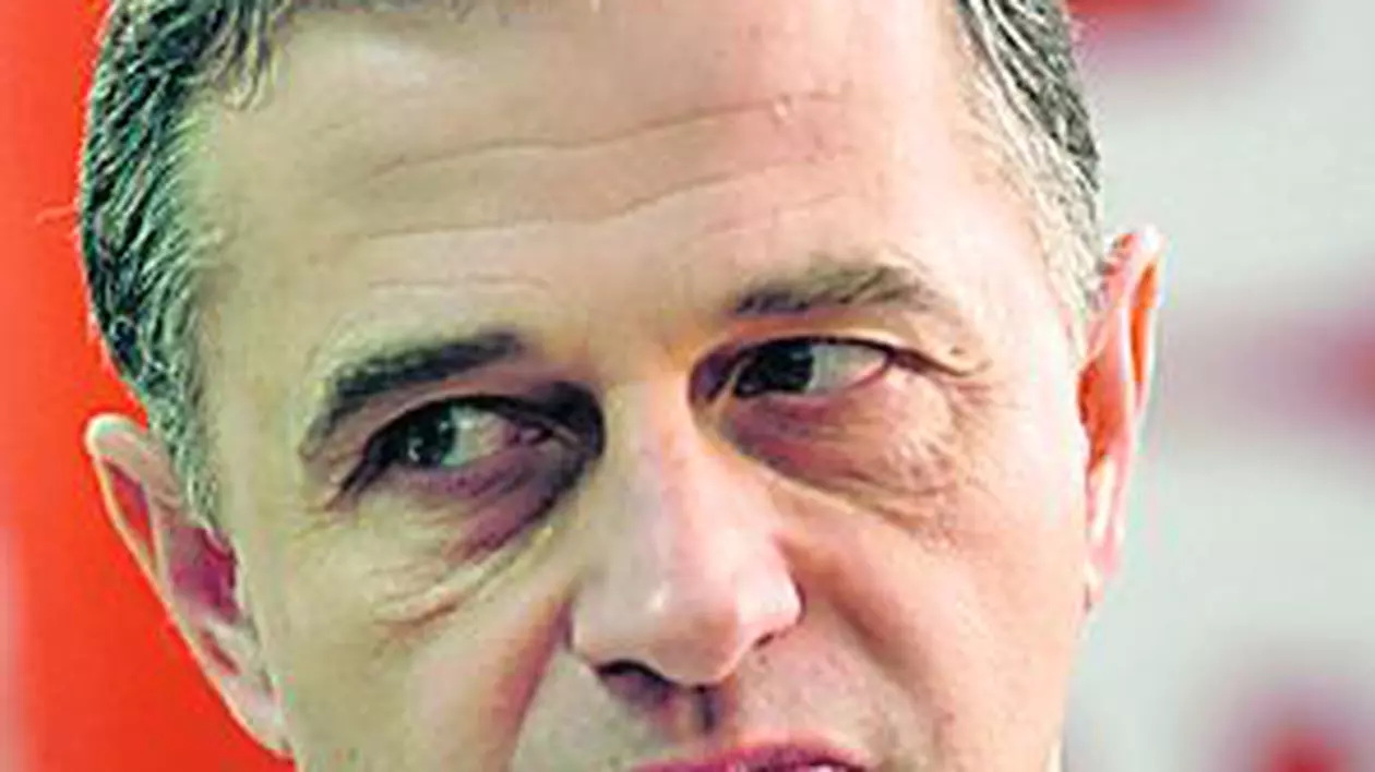 Colegii de partid, către Mircea Geoană: «Eşti un mincinos!»