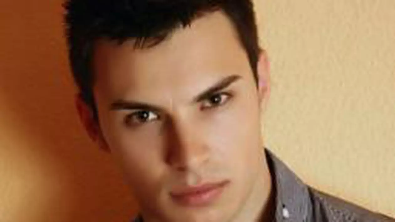 Mihai Radu, românul care a ajuns întâmplător prezentatorul festivalului "Golden Melody" din Cipru
