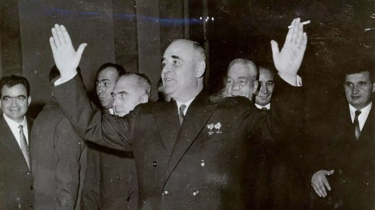 O terasă poartă numele dictatorului comunist Gheorghe Gheorghiu Dej. Reacția IICCMER