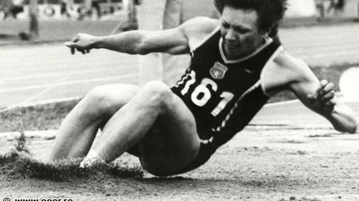 Acum 28 de ani, Anișoara Cușmir bătea recordul mondial la săritura în lungime!