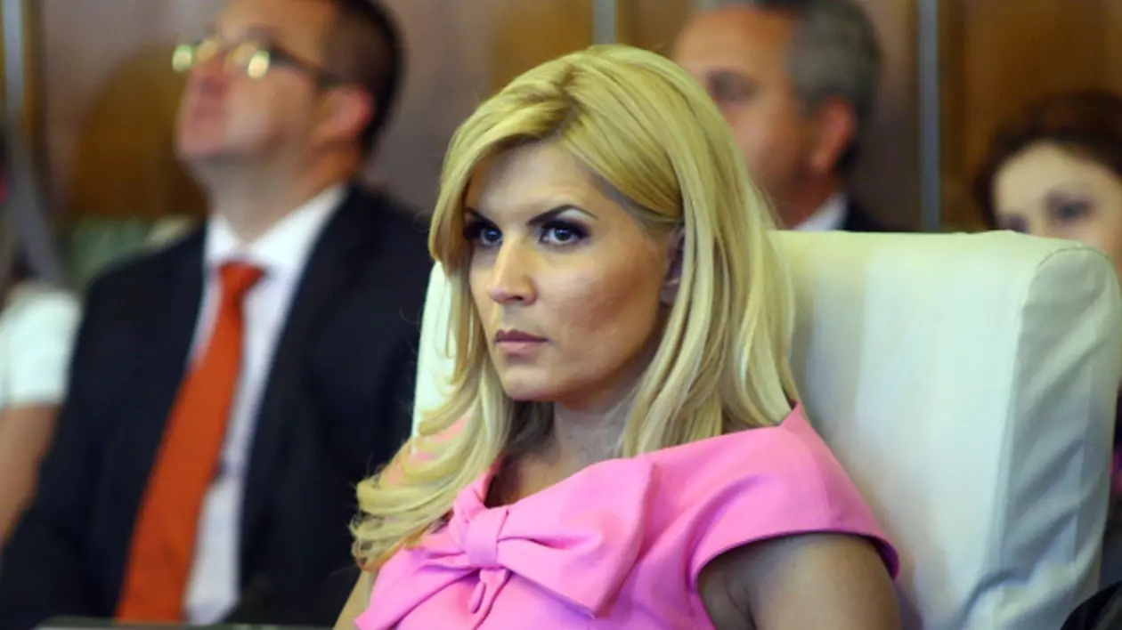 Ce are în comun Elena Udrea cu Blonda de la drept?