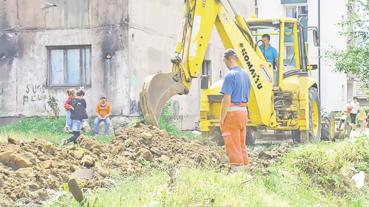 Au început să facă zidul care-i va despărţi pe rromi de restul oraşului