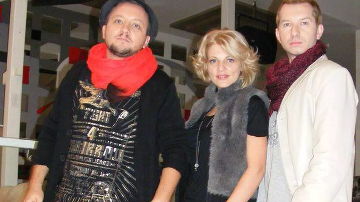 Trupa HI-Q, agresată de un fan înfocat, pe scenă
