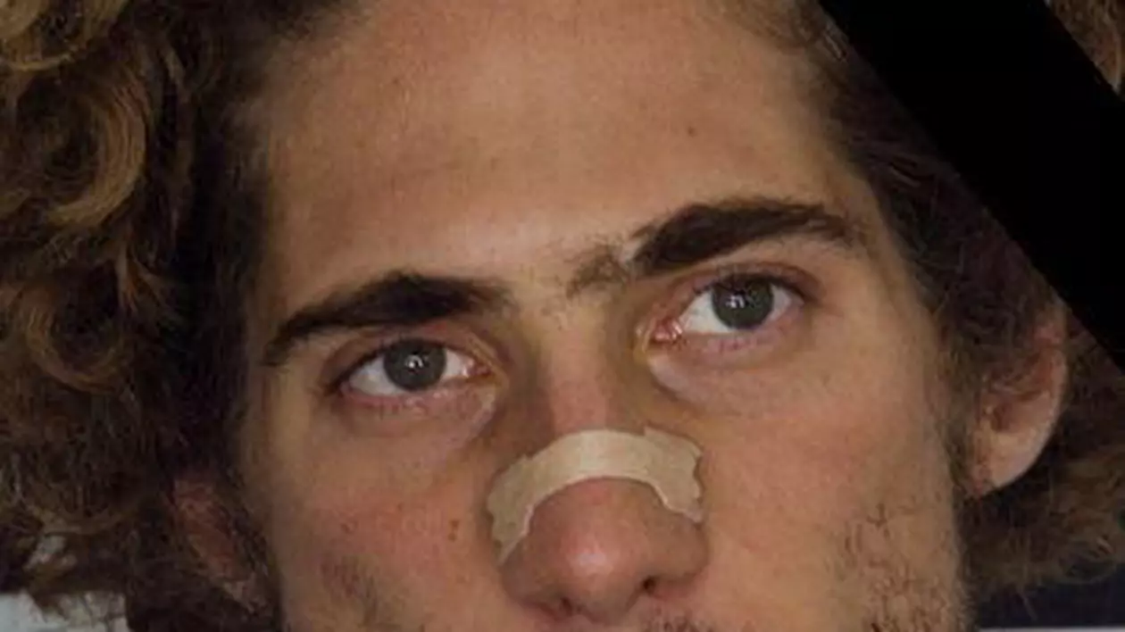 Video | Motociclistul Marco Simoncelli a murit pe circuitul din Malayesia
