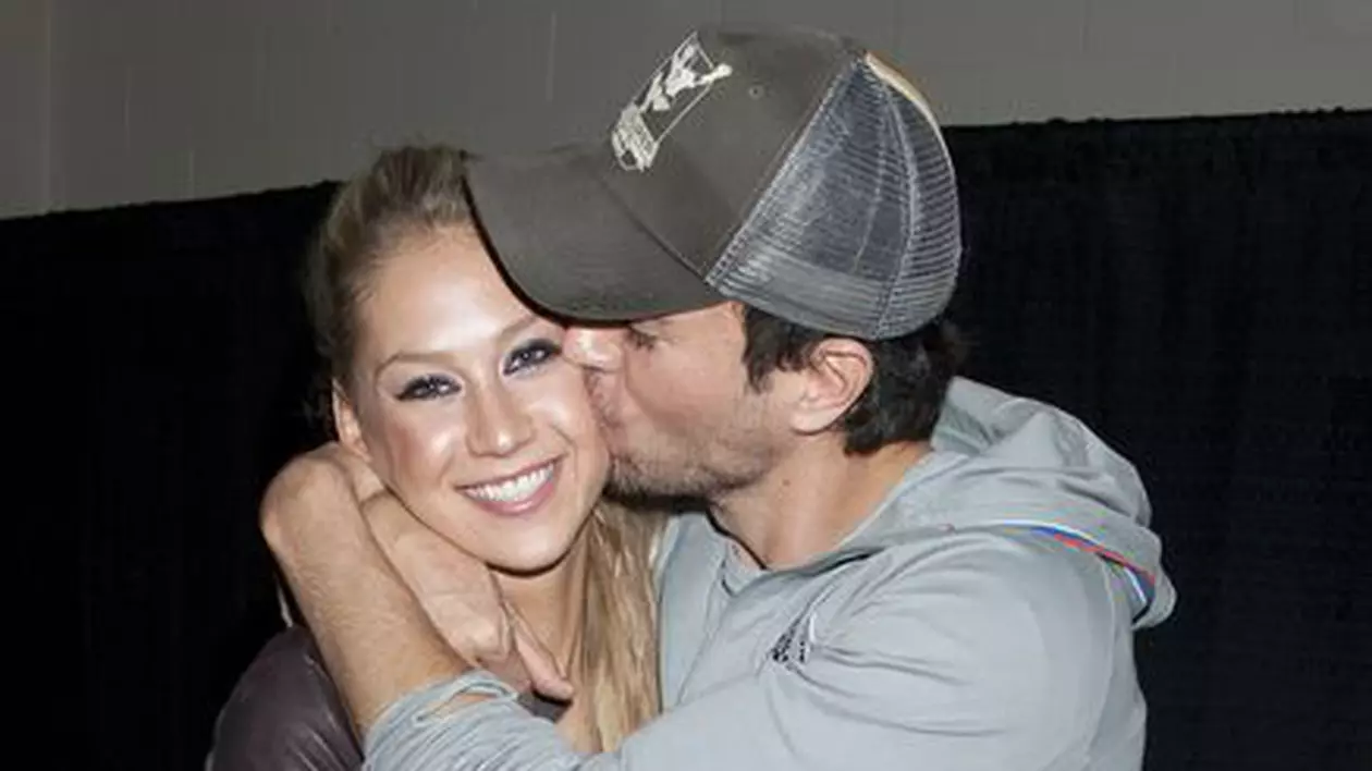 Anna Kournikova vrea copii cu Enrique Iglesias, dar nu vrea să-l ia de bărbat