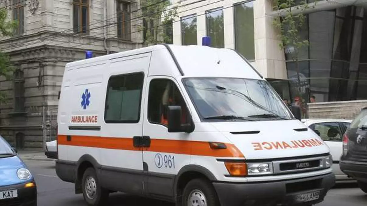 O elevă s-a aruncat de la etajul trei, după ce părinții ei s-au despărțit