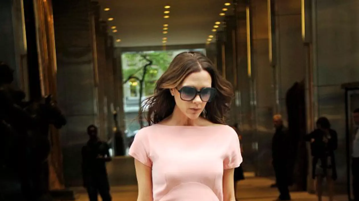 Este clar cine face banul în familia Beckham! Victoria a câştigat 17 milioane de euro din modă, în trei luni