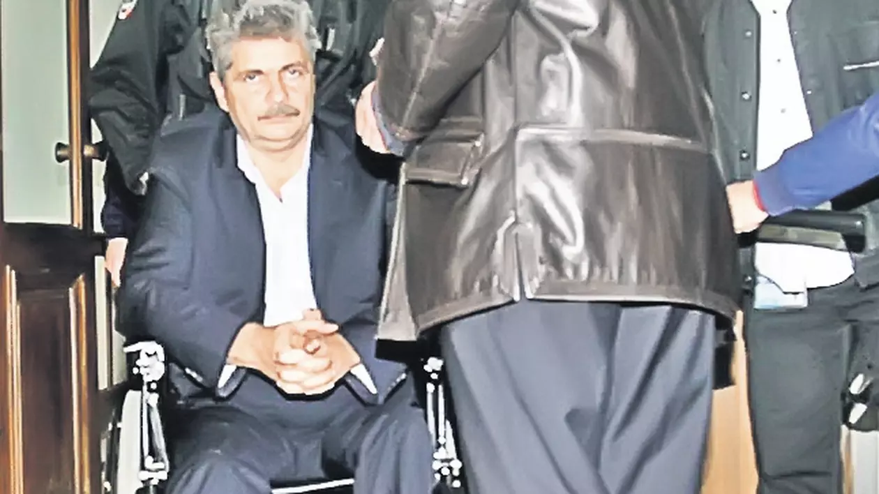 Răbufnire nervoasă a lui Sorin Ovidiu Vîntu către procurori: «Dobitoci, domni docşi şi domnişoare îngrijitor»
