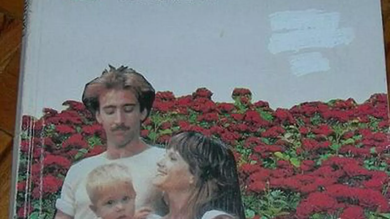 Nicolas Cage, pe coperta unui manual de Biologie, din Serbia