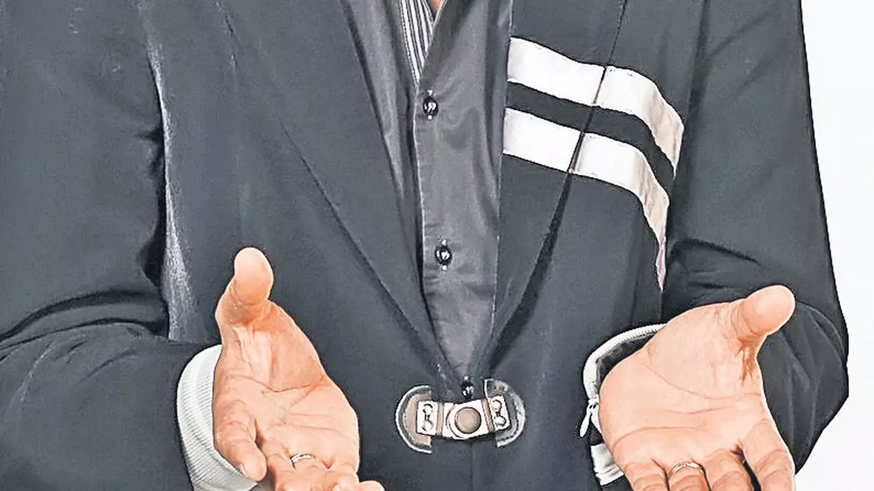 Exclusiv | Jean de la Craiova se gândeşte la circumcizie