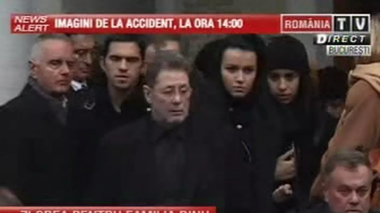 Iată-l pe Cornel Dinu, răvăşit de suferinţă, conducându-şi soţia pe ultimul drum! FOTO