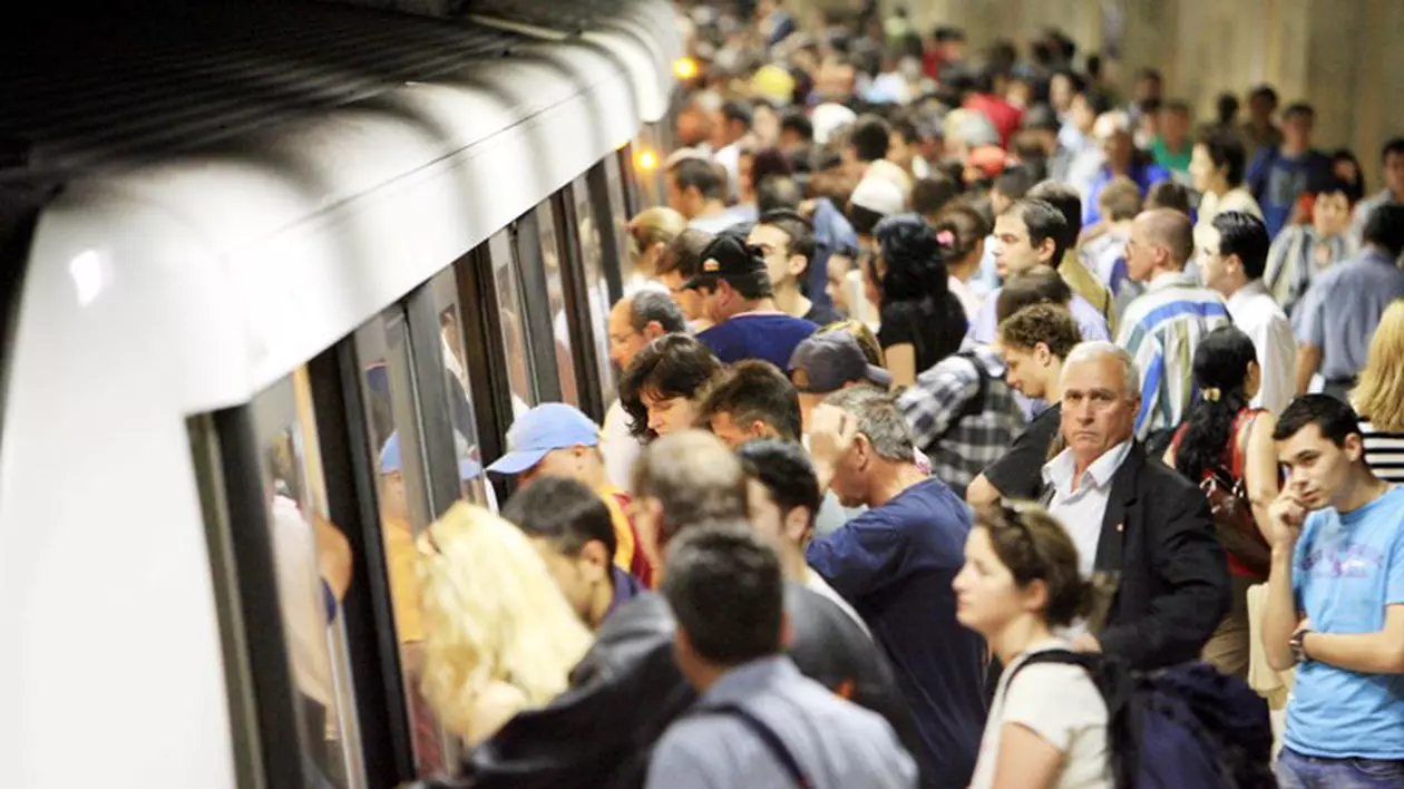 DEFECȚIUNE LA METROU! Circulația ÎNGREUNATĂ pe MAGISTRALA 2