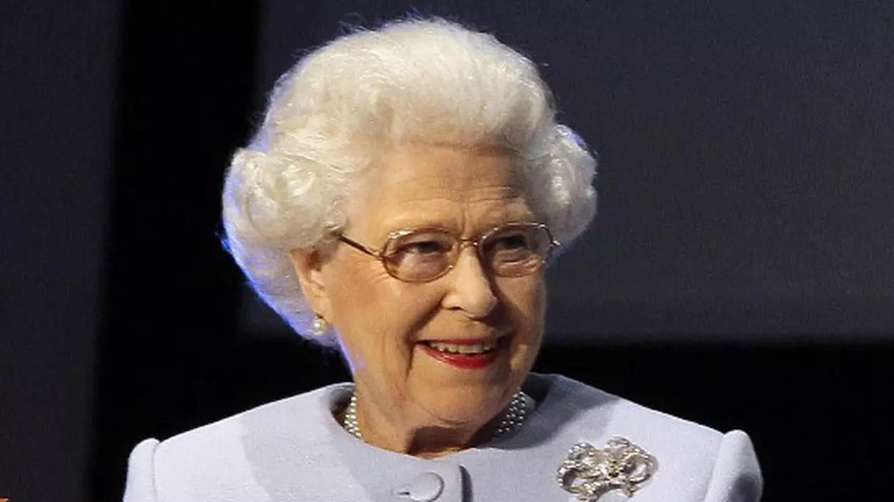 Elisabeta a II-a își va expune bijuteriile cu diamante, pentru a marca 60 de ani de când e Regină 