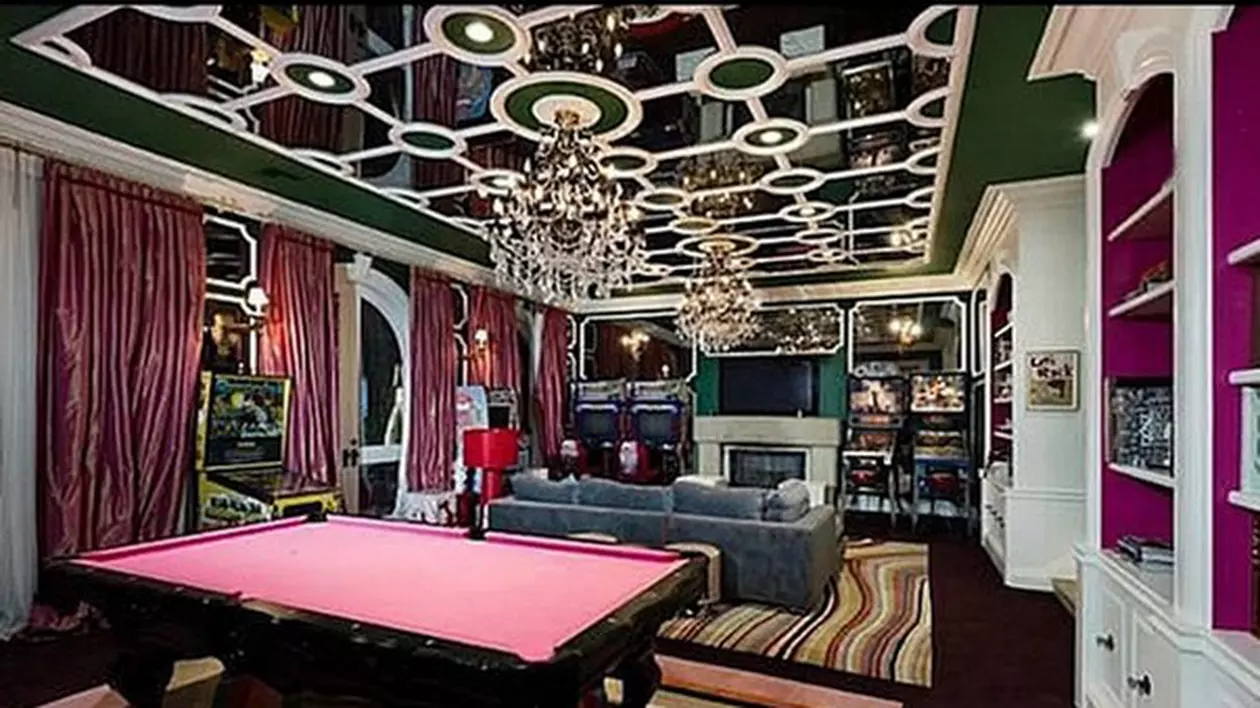 Vrei să te lăfăi în casa Christinei Aguilera? Uite cât trebuie să scoți din buzunar! FOTO