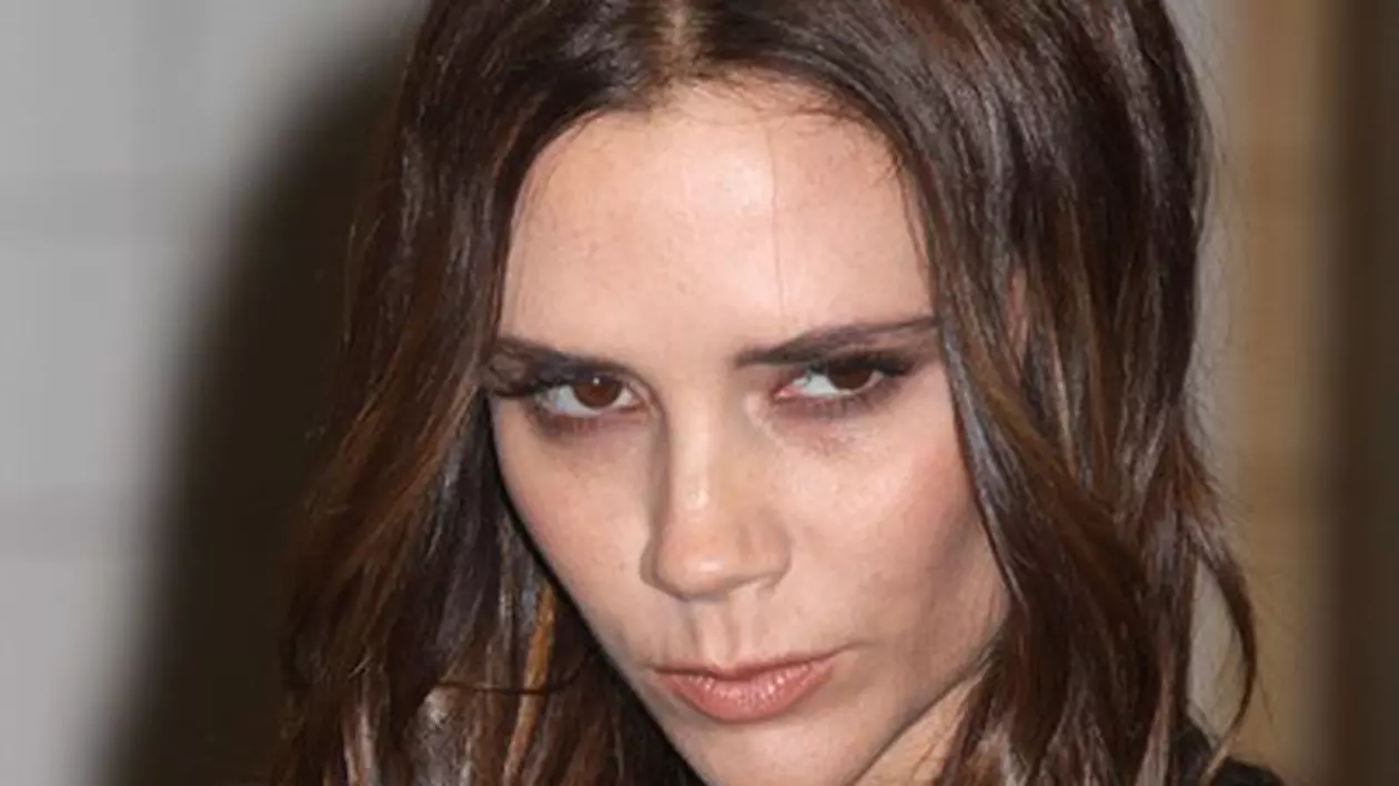 Ce a păţit Victoria Beckham de arată în halul ăsta? | FOTO