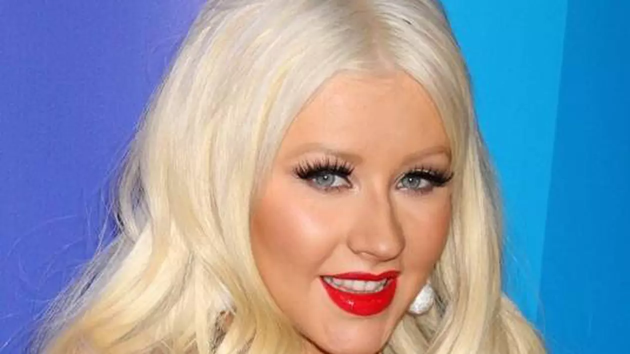 Christina Aguilera îşi lanseaza ultimul său parfum în România, în clubul Vârciu!
