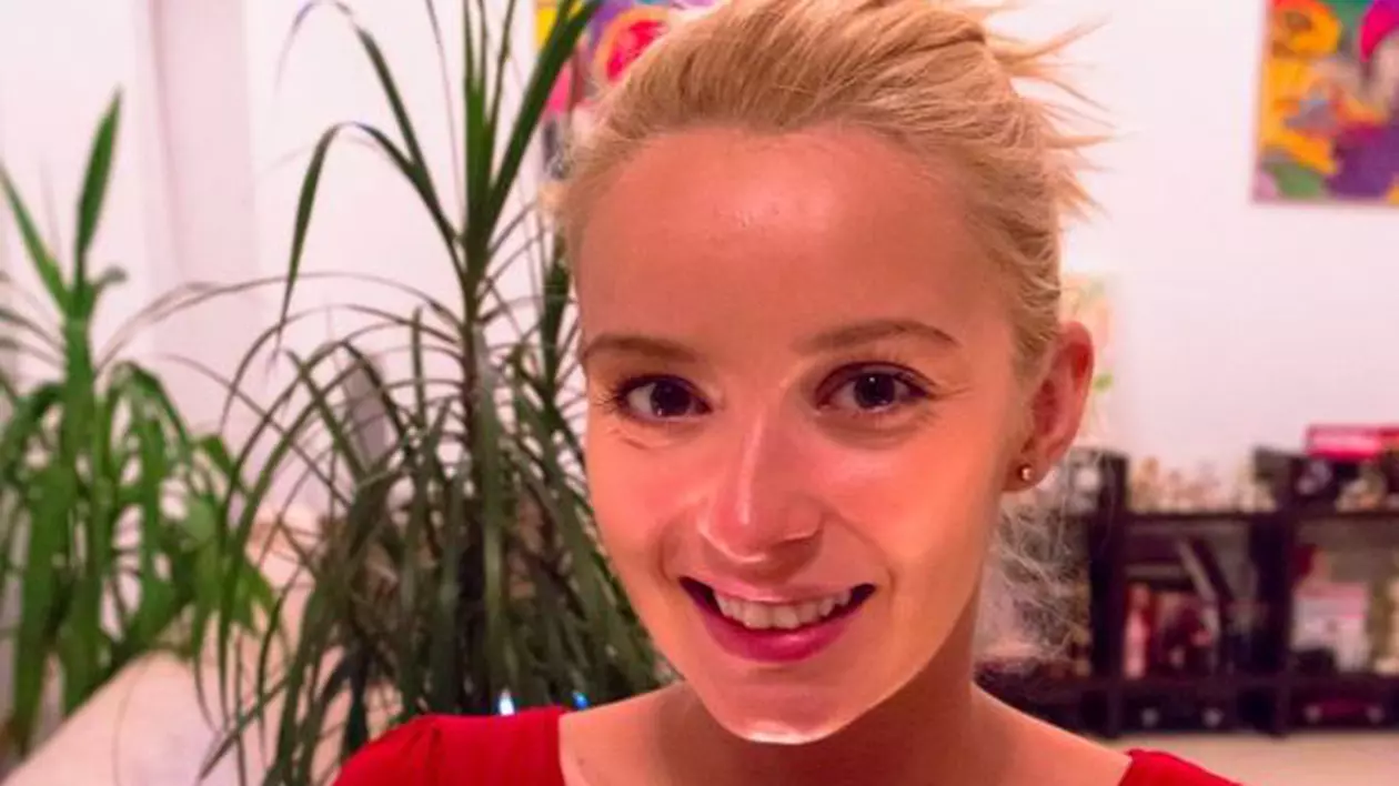 Diana Dumitrescu se pune bine cu socrii. Uite ce tort le-a făcut de Paște!