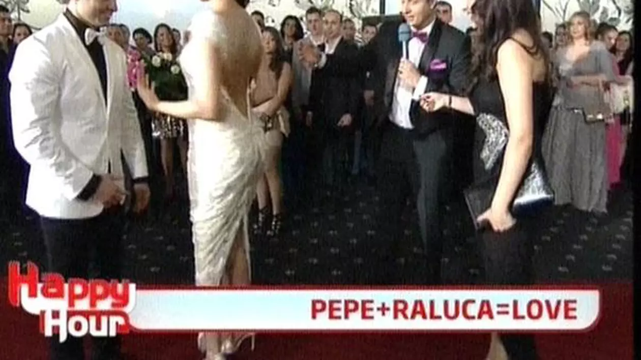 Uite ce rochie sexy poartă Raluca, mireasa lui Pepe, la cununie! FOTO 
