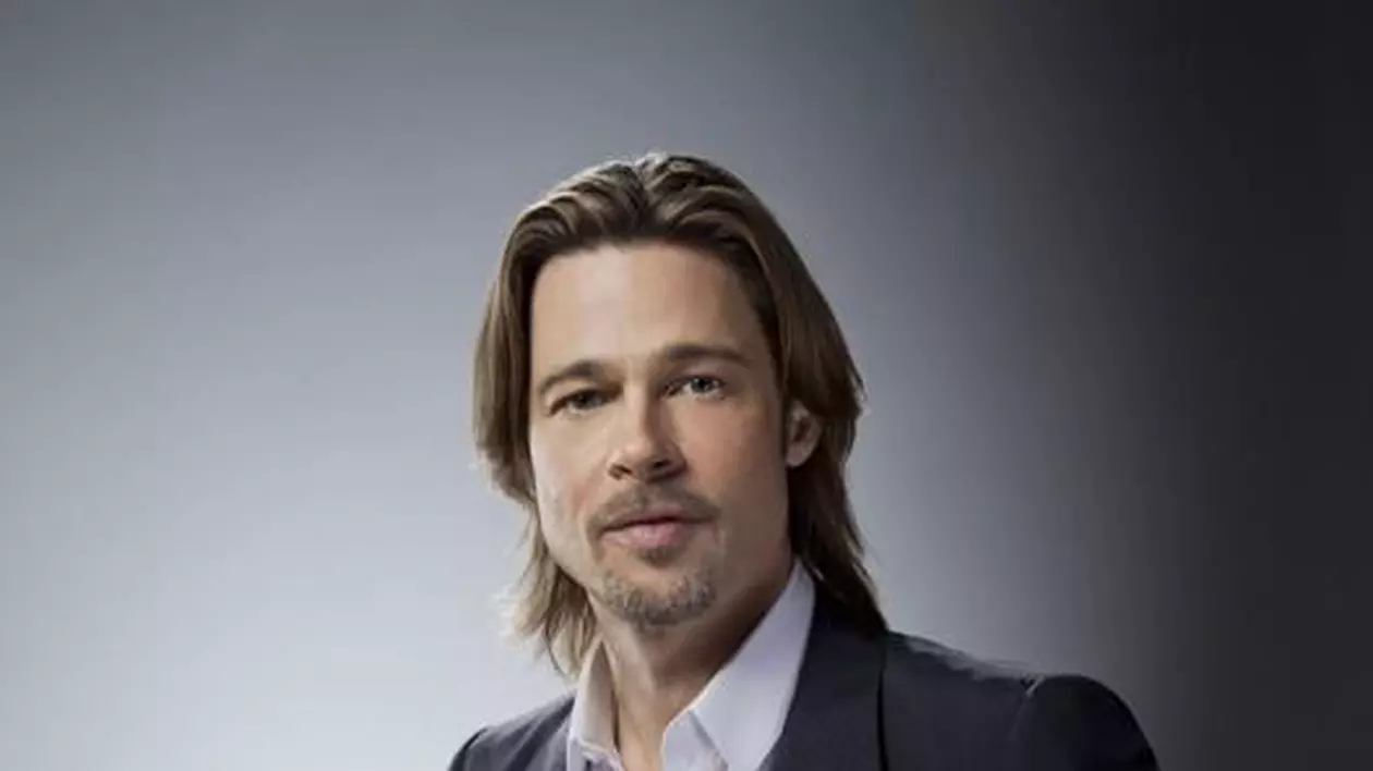 Brad Pitt a reuşit imposibilul! Este primul bărbat care a devenit imaginea parfumului Chanel No. 5