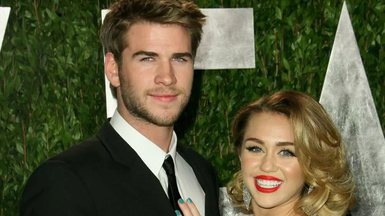 Bat clopote de nuntă! Miley Cyrus s-a logodit cu Liam Hemsworth