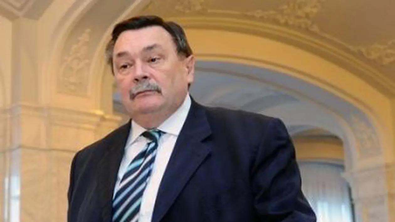 EXPLOZIV! Parchetul cere URMĂRIREA PENALĂ a lui Victor Paul Dobre! Dobre şi Rus, INTERCEPTAŢI