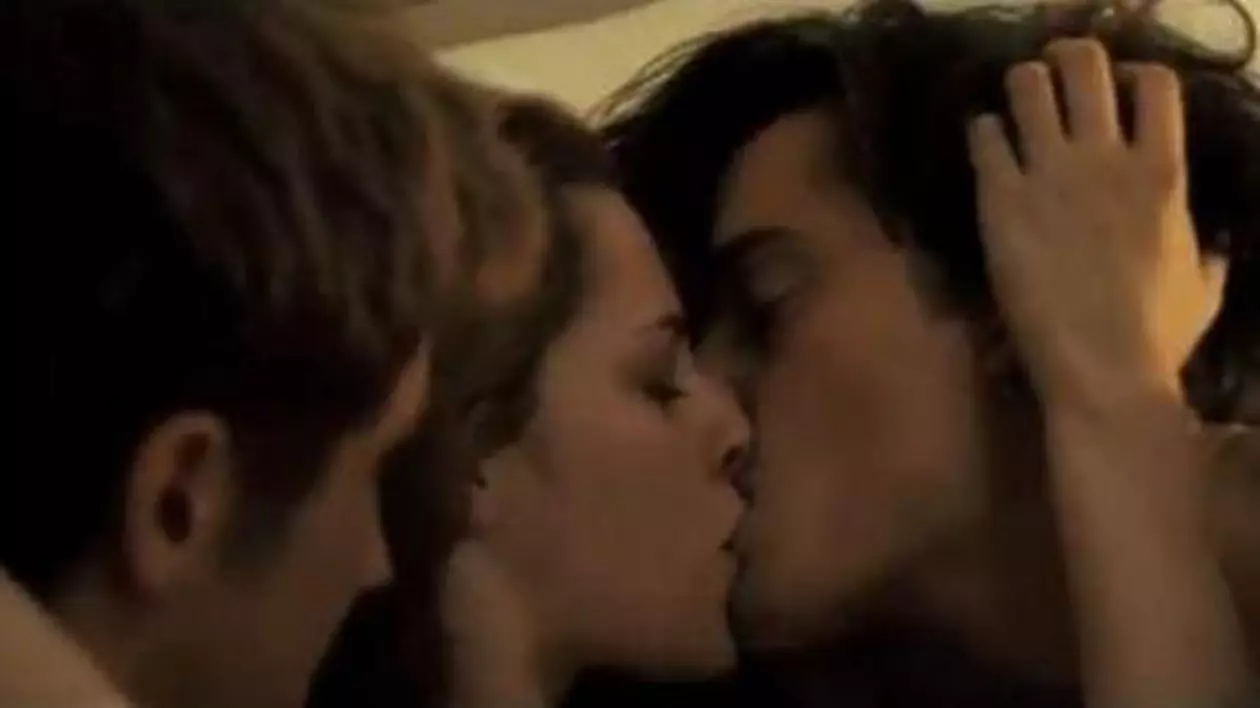 Kristen Stewart, SEX SĂLBATIC cu DOI BĂRBAȚI! ROB PATTINSON nici nu va mai vrea să audă de ÎMPĂCARE ! VIDEO