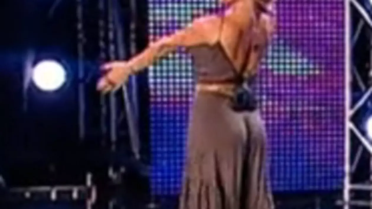 X Factor | Delia, FĂRĂ CHILOŢI, în emisiune? Uite ce le-a arătat tuturor | FOTO&VIDEO