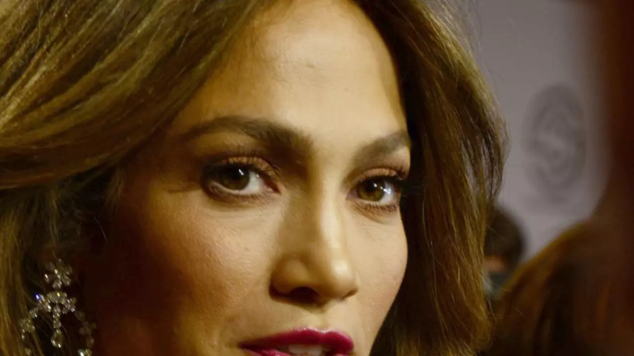 Jennifer Lopez, de NERECUNOSCUT de Halloween. Vezi cum s-a costumat și spune dacă îți place! | FOTO