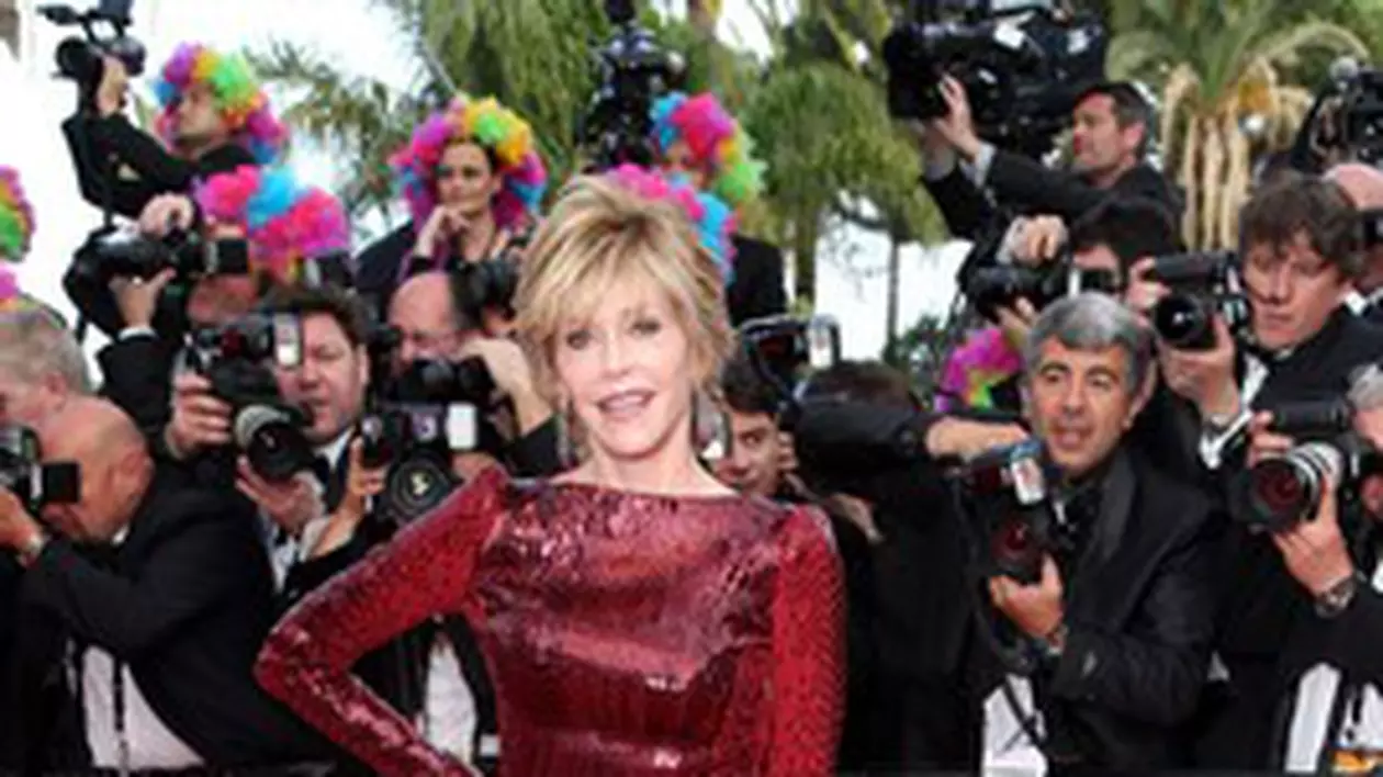 Astăzi a împlinit 75 de ani, dar nu este deloc o BUNICUŢĂ! Uite-o pe Jane Fonda CUM ARATĂ! FOTO
