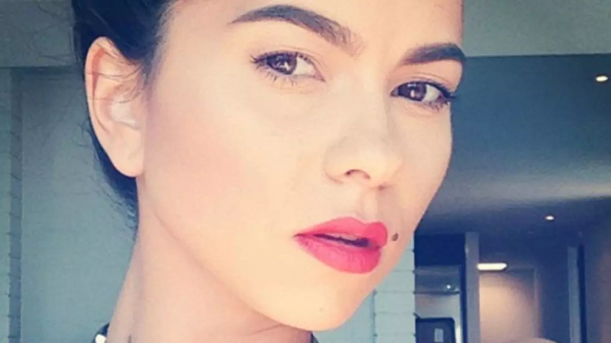Inna, cam dezbrăcată şi NEEPILATĂ! Uite GAFA pe care a făcut-o | FOTO ÎN ARTICOL