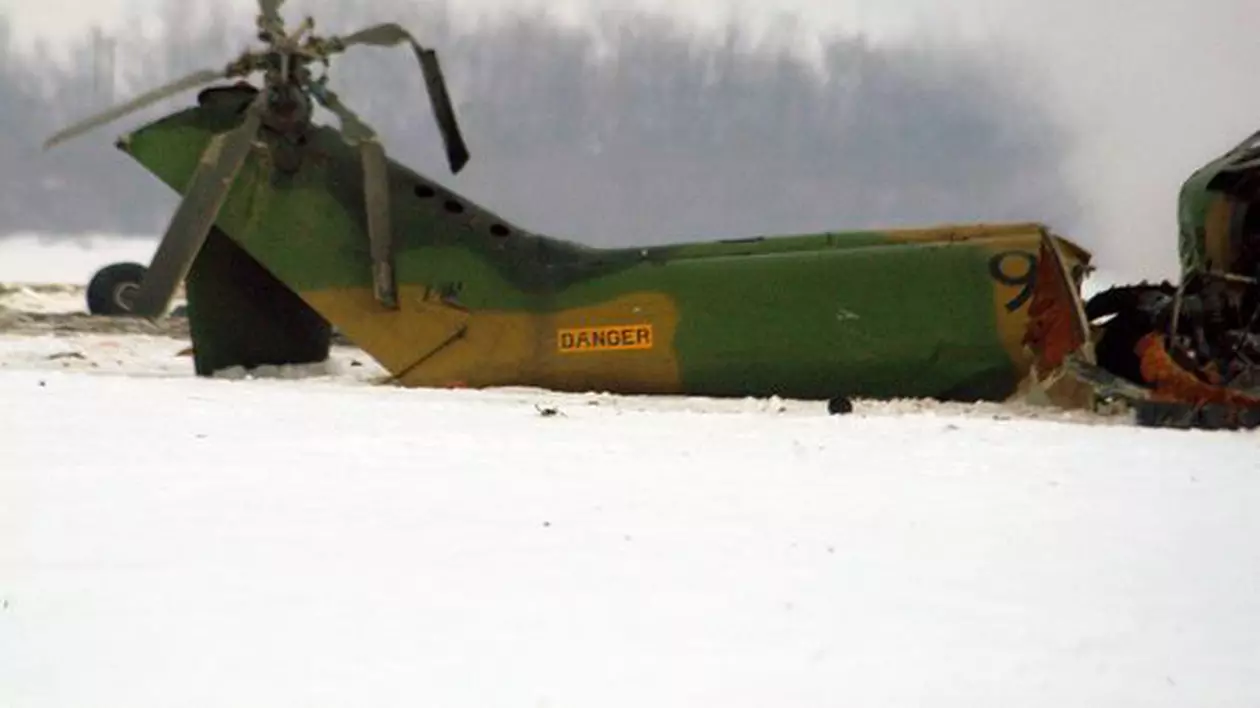 Elicopter militar PRĂBUŞIT LA BACĂU: 2 morţi şi 3 răniţi grav 