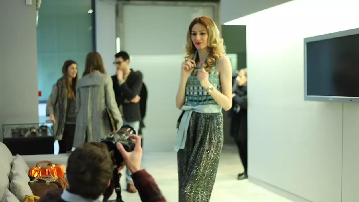 Blogger român, într-un film de promovare realizat de casa de modă Armani