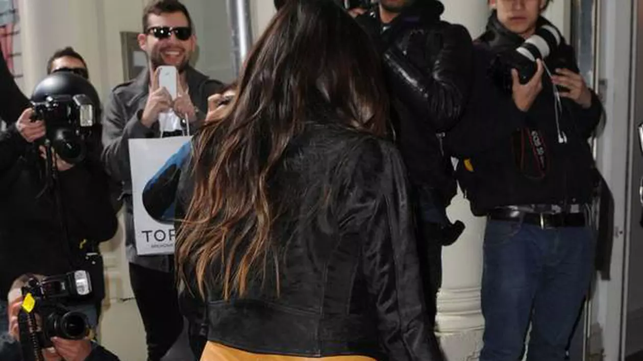DOVADA că nu SE PREFACE că este ÎNSĂRCINATĂ! Kim Kardashian și-a arătat BURTA de GRAVIDĂ în toată SPLENDOAREA! FOTO