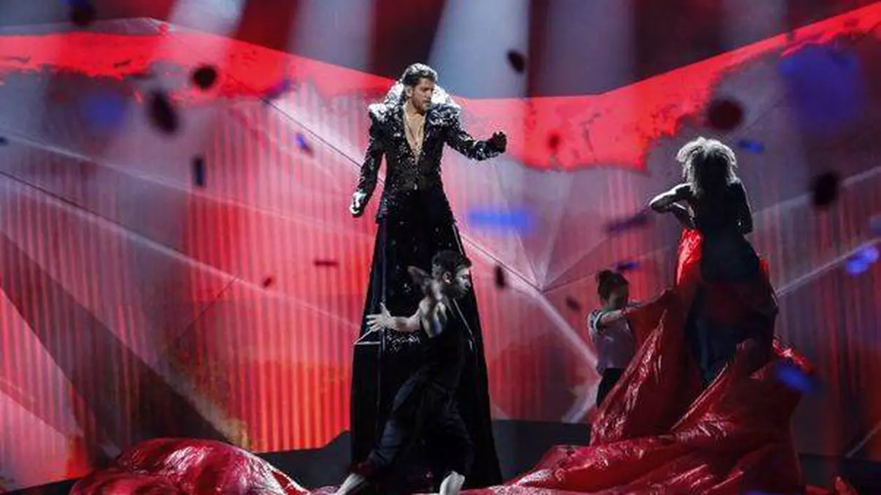 CE nu ştiai despre ROCHIA CONTROVERSATĂ a lui Cezar Ouatu de la Eurovision!