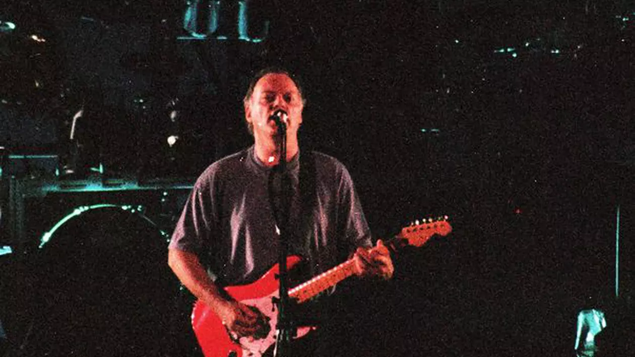 Un american s-a dat drept chitaristul de la Pink Floyd! A profitat din plin de situaţie! | FOTO