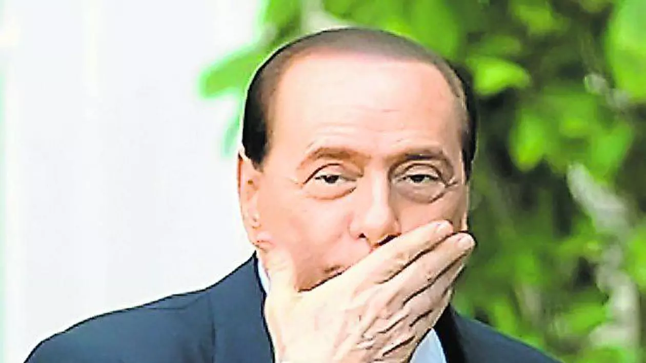 RĂSTURNARE DE SITUAŢIE în procesul lui Berlusconi! DOUĂ ROMÂNCE sunt suspectate de MĂRTURIE FALSĂ!