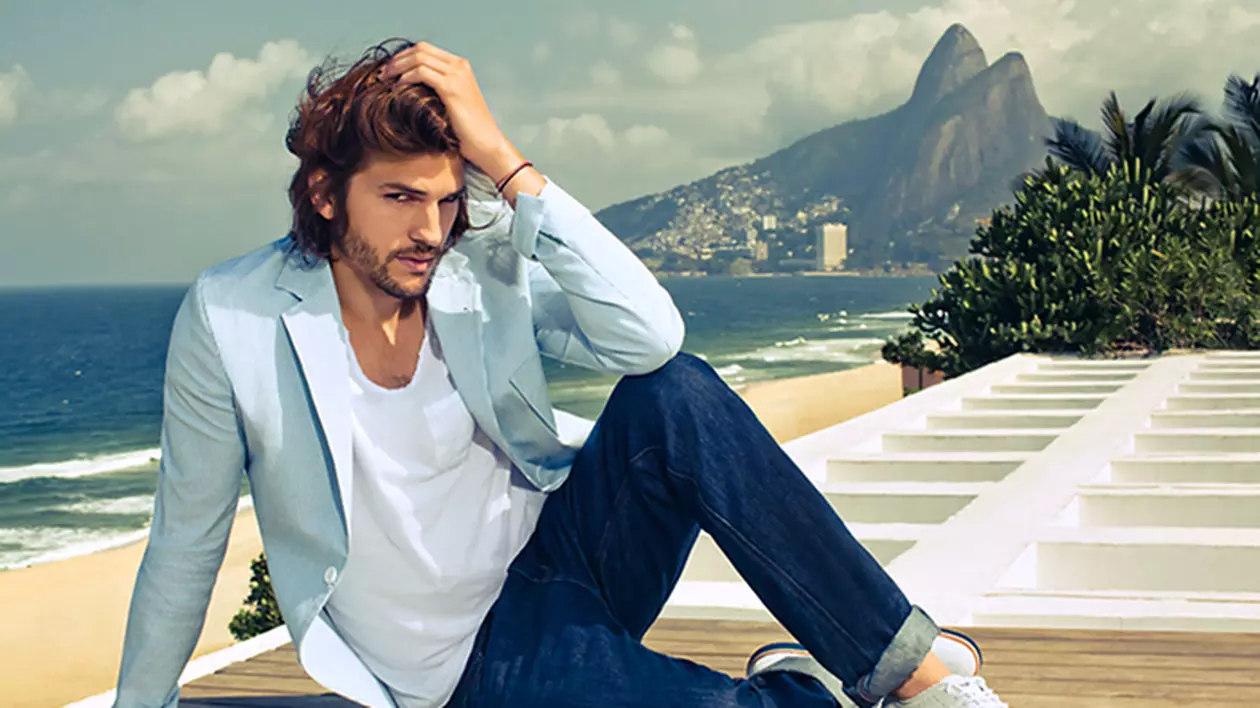 Ashton Kutcher încasează 10.000.000 $ pentru o reclamă