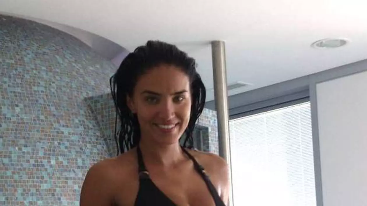 Vezi prin ce metodă dă jos Adelina Pestriţu trei kilograme!   