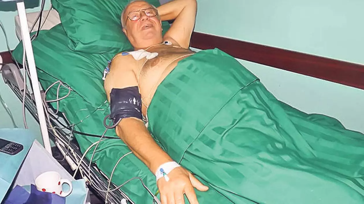 ATAC LA Alexandru Arşinel: "Nu, domnule Arşinel! Dumneata nu meritai acest rinichi!" Un COLEG de breaslă îl ACUZĂ pe actor de IMPOSTURĂ