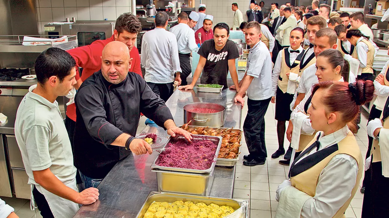 Chef Cătălin Scărlătescu, plătit cu 5.000 € să gătească pentru milionari! 