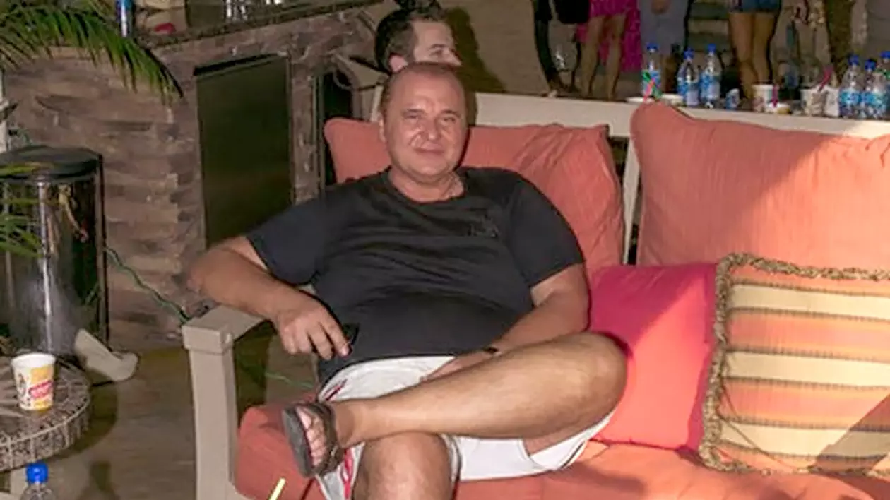 Uite ce petreceri de pomină organizează milionarul Nick Rădoi în SUA! Fotografii exclusive!