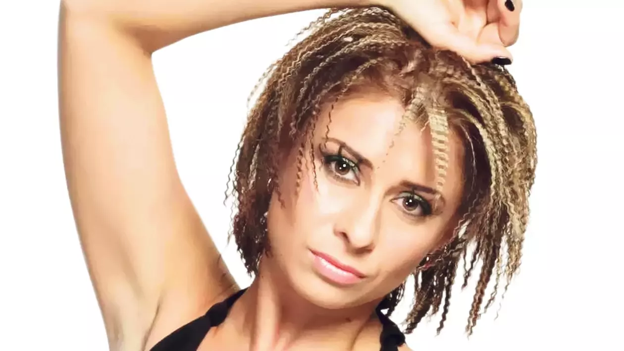 Anamaria Prodan şi Oana Zăvoranu îi scot peri albi lui Pepe!