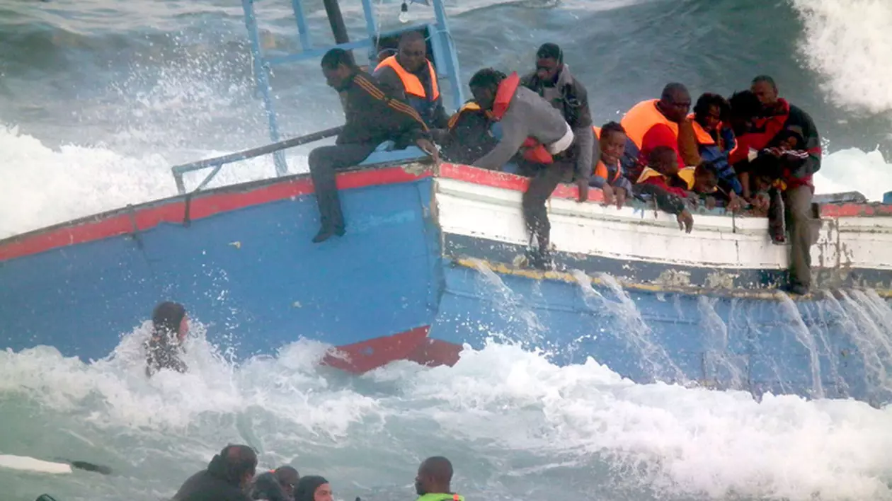 Nouă morţi, inclusiv un bebeluş, după ce o ambarcaţiune cu imigranţi s-a scufundat în Marea Mediterană, în largul insulei Lampedusa