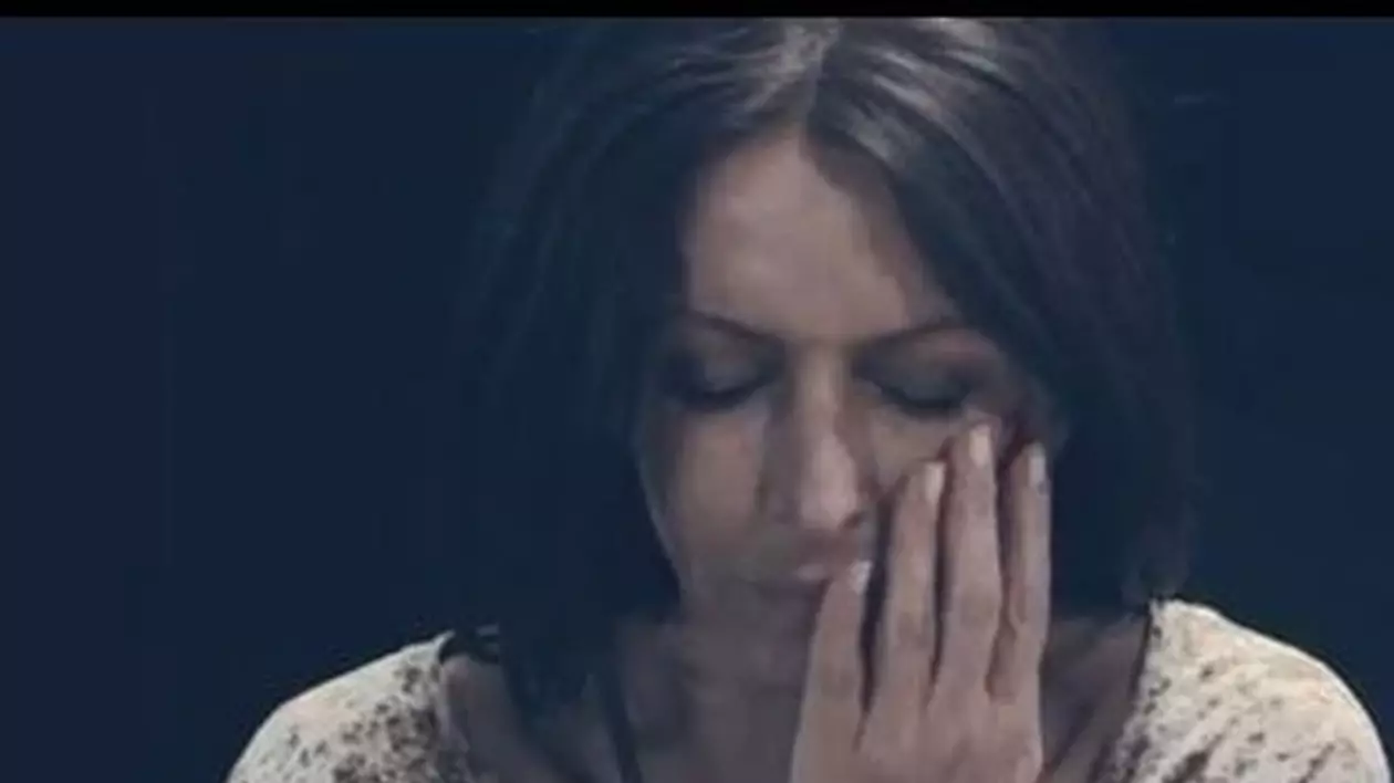 MIHAELA RĂDULESCU, BĂTUTĂ ŞI PLINĂ DE SÂNGE! VEZI CUM A AJUNS AŞA! | VIDEO