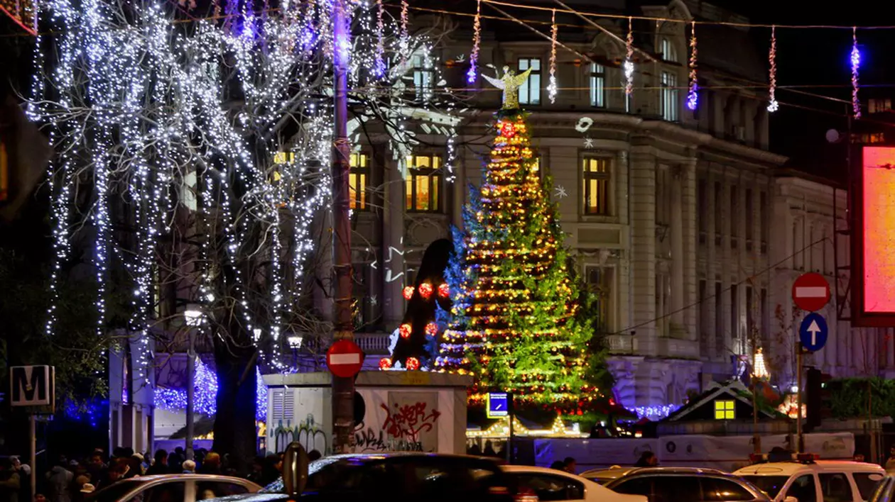 Uite cum arată Bucureştiul LUMINAT DE SĂRBĂTOARE! 3 MILIOANE DE BECULEŢE strălucesc în Capitală! FOTO