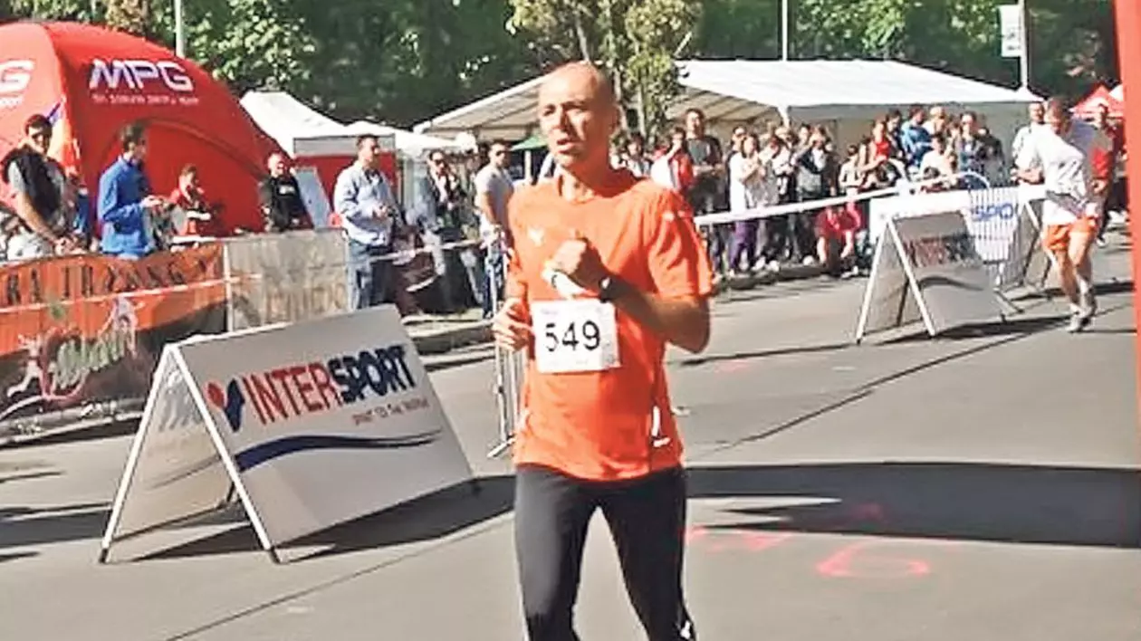 «Înainte de curse îmi fac cruce!» | Andrei Roşu, idolul puştoaicelor în anii ’90 cu trupa Gaz pe Foc, a câştigat Cupa Mondială de Triplu Ultratriatlon din Mexic