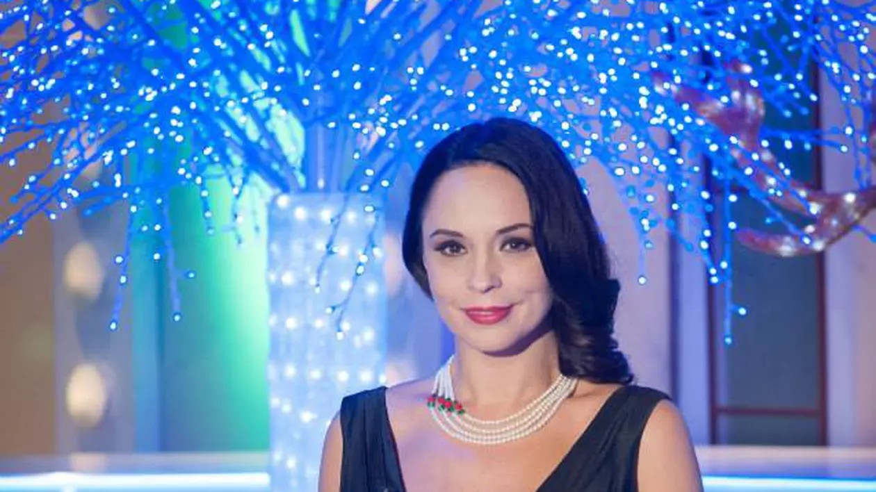 Andreea Marin, ÎN IPOSTAZE INEDITE, DE REVELION! Uite-o PE SCENĂ, CÂNTÂND | FOTO ÎN ARTICOL