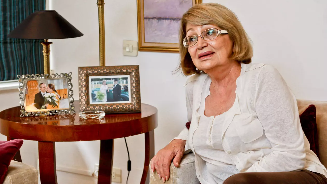 EXCLUSIV / De șapte ani, văduva lui Gheorghe Dinică nu iese din depresie. "Merg și acum la psiholog”