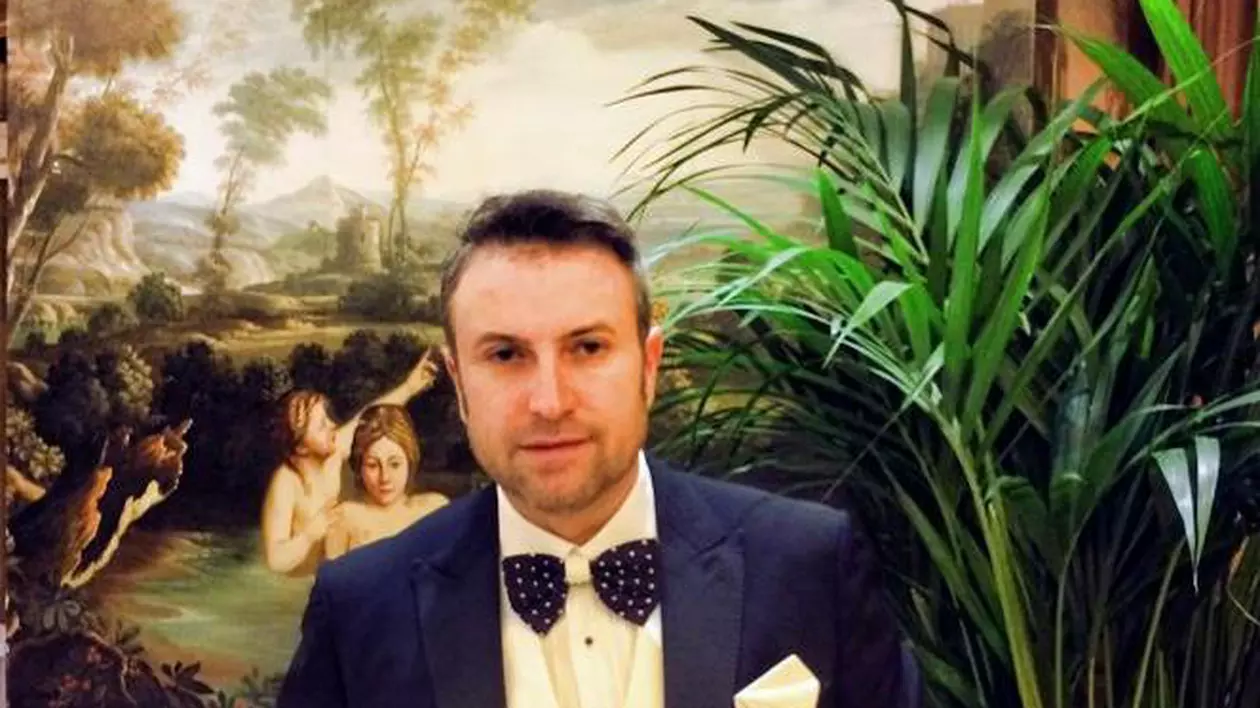 AMINTIRILE ÎI CHINUIESC! Cătălin Botezatu, ÎN IPOSTAZE TANDRE alături de FOSTA LOGODNICĂ, ACUM CĂSĂTORITĂ, înainte de Revelion. FOTO