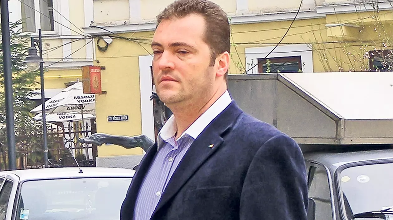 Poliţistul prins la CURVE scapă basma curată!